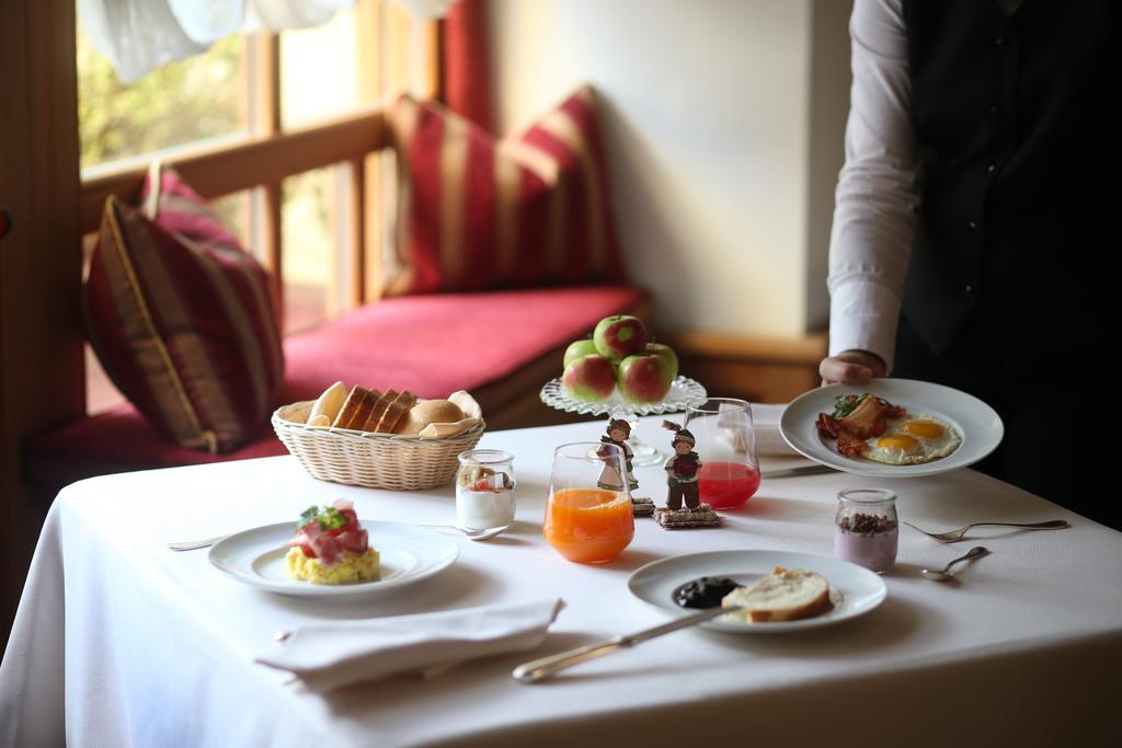 Alpen Suite Hotel มาดอนนาดีกัมปิโญ ภายนอก รูปภาพ