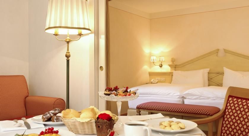 Alpen Suite Hotel มาดอนนาดีกัมปิโญ ภายนอก รูปภาพ
