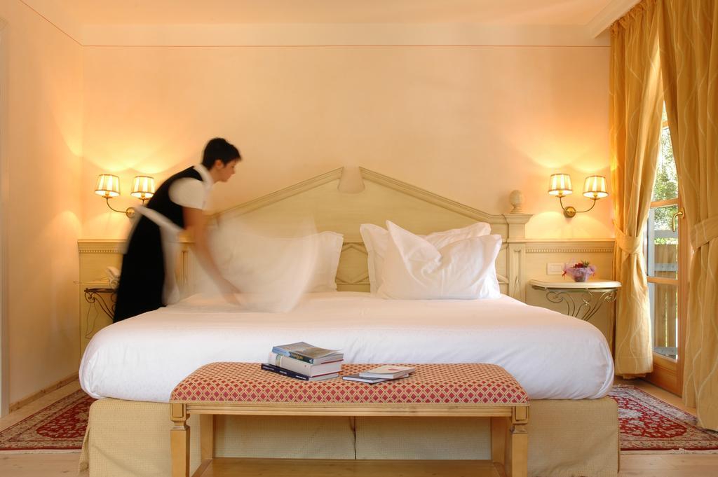 Alpen Suite Hotel มาดอนนาดีกัมปิโญ ภายนอก รูปภาพ