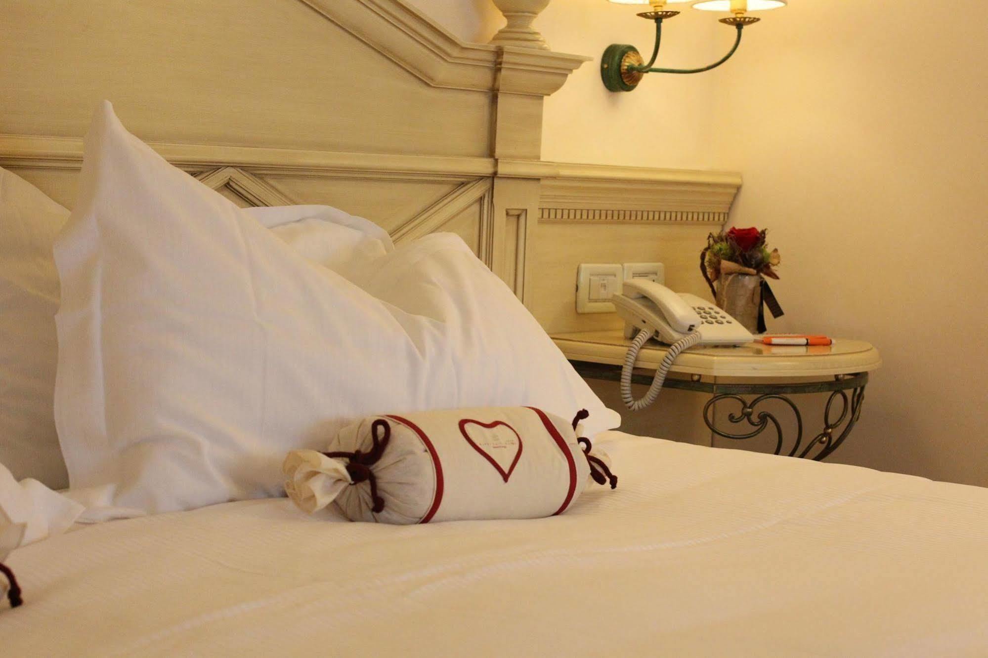 Alpen Suite Hotel มาดอนนาดีกัมปิโญ ภายนอก รูปภาพ