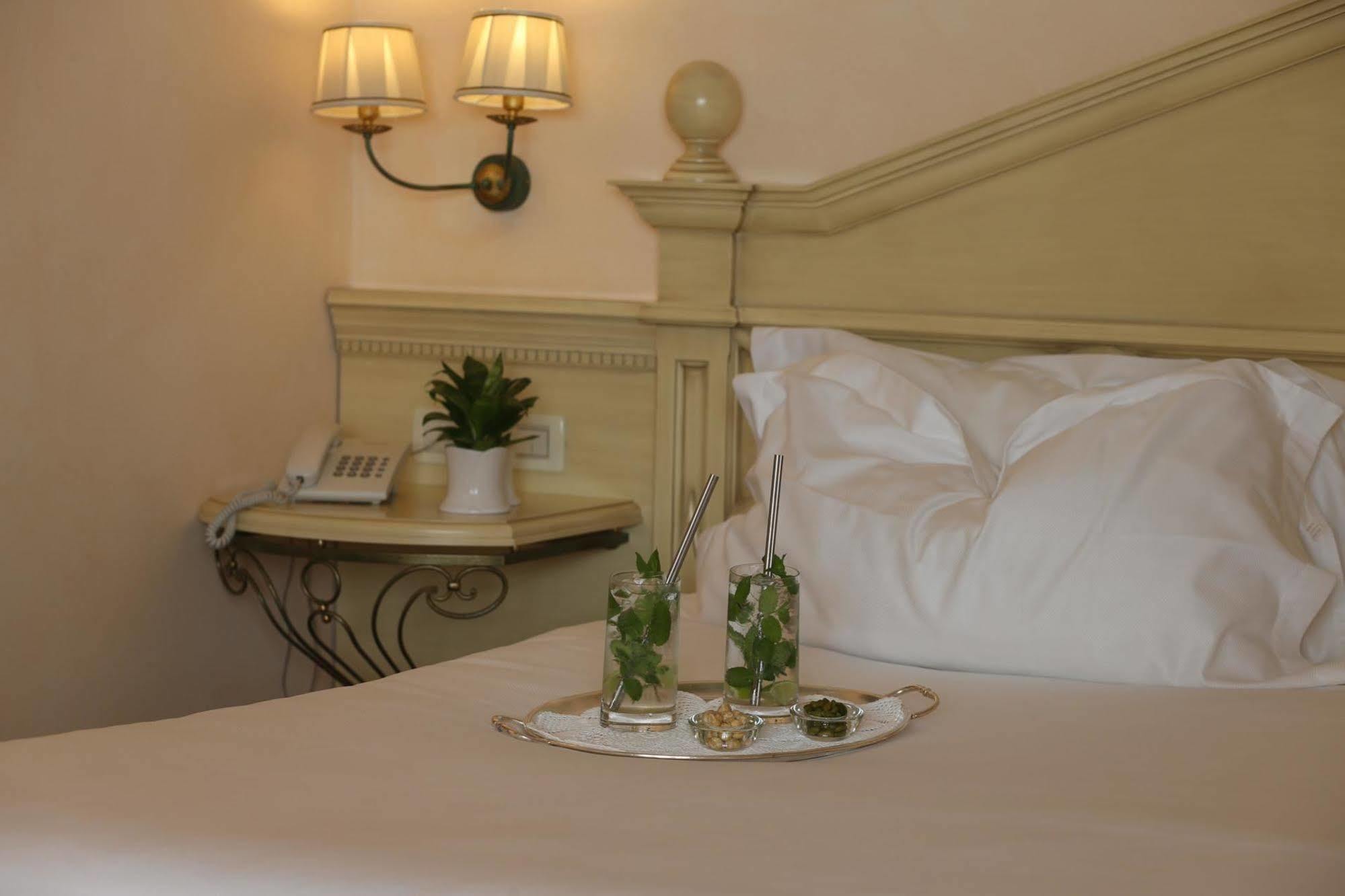 Alpen Suite Hotel มาดอนนาดีกัมปิโญ ภายนอก รูปภาพ