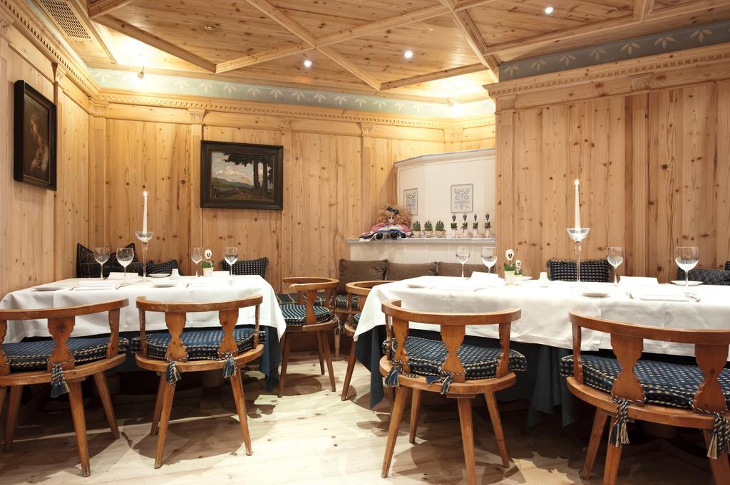 Alpen Suite Hotel มาดอนนาดีกัมปิโญ ภายนอก รูปภาพ